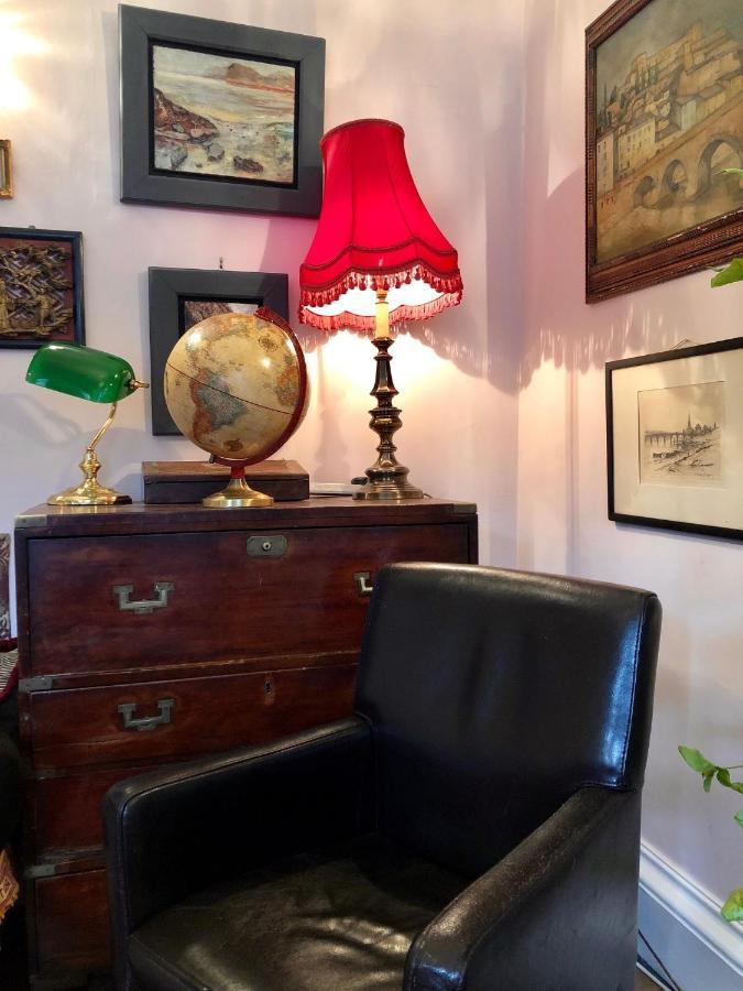 Central Apartment With Parking, Original Art And Antiques 爱丁堡 外观 照片