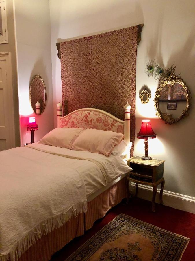 Central Apartment With Parking, Original Art And Antiques 爱丁堡 外观 照片