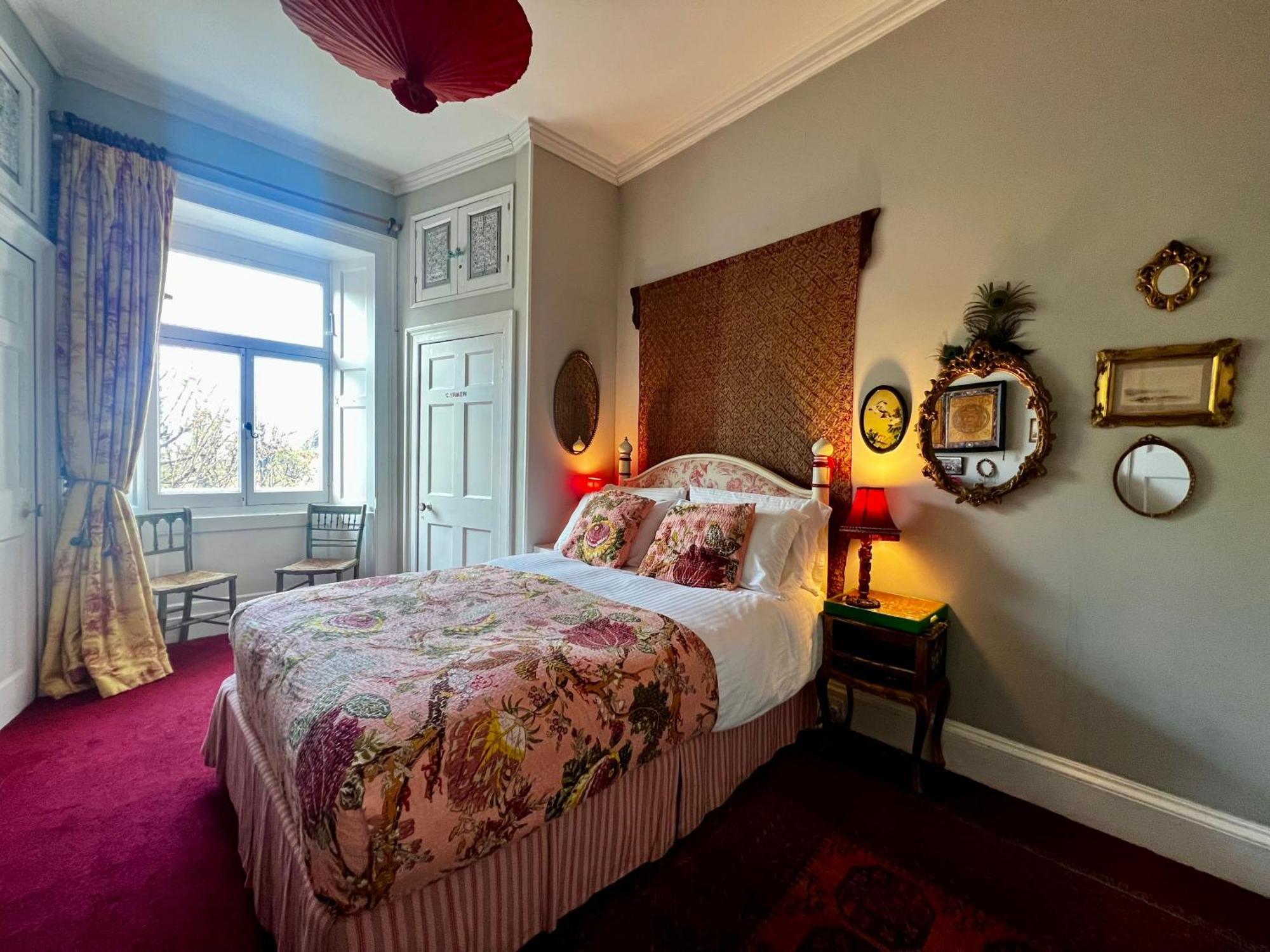 Central Apartment With Parking, Original Art And Antiques 爱丁堡 外观 照片