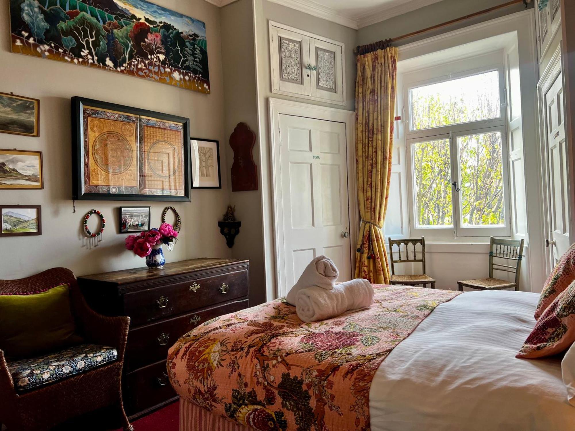 Central Apartment With Parking, Original Art And Antiques 爱丁堡 外观 照片